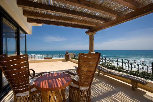 East Cape Beachfront Getaway At Villa Kash, 4 Br