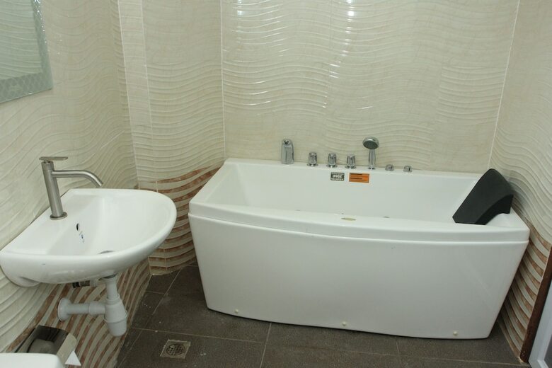 Veer Hotel