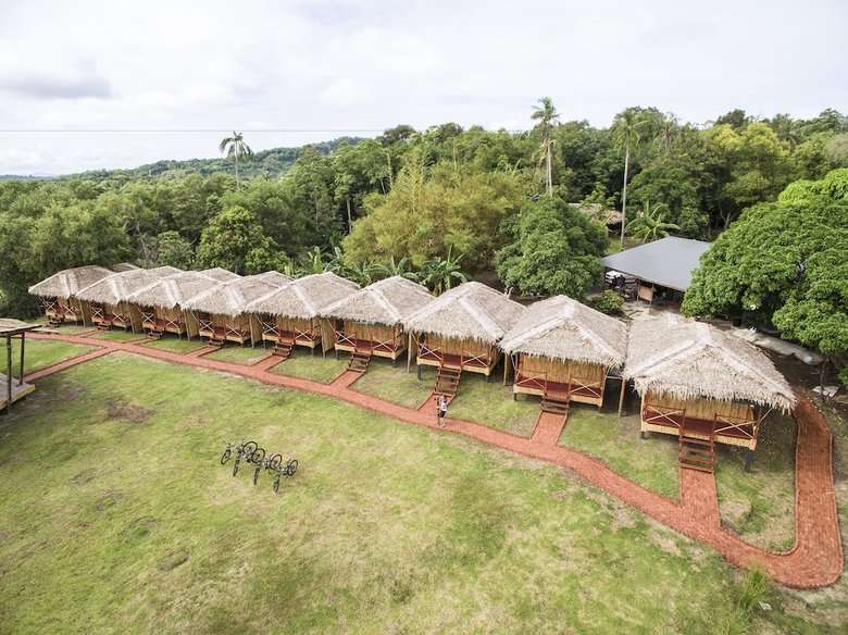 Hotel 9 Huts On A Hill
