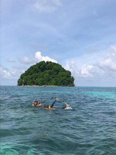 Mantanani Homestays