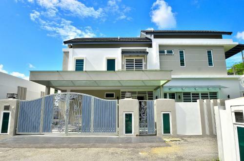 Violet Luxury Service Villa