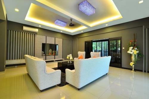 Violet Luxury Service Villa