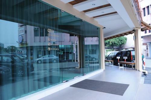 Hostal Marina Oriental Hotel