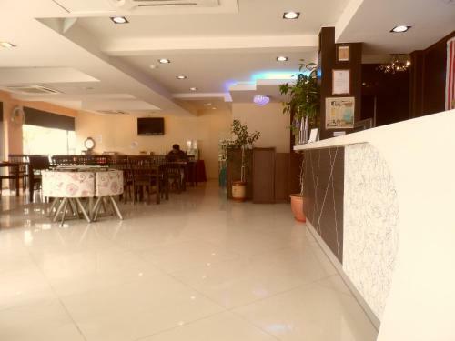 Veenai Hotel