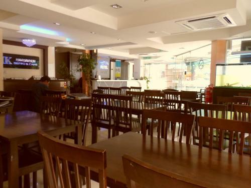 Veenai Hotel