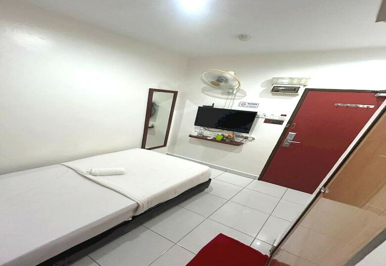 Oyo 575 Hotel Dns