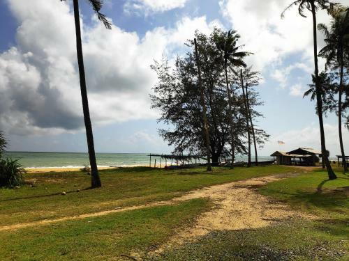 Hostal Anggun Beach Guest House