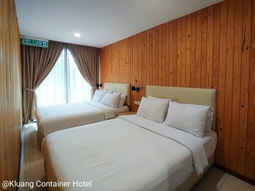 Kluang Container Swimming Pool Hotel