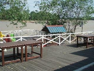 Hotel Sabak Awor Resort