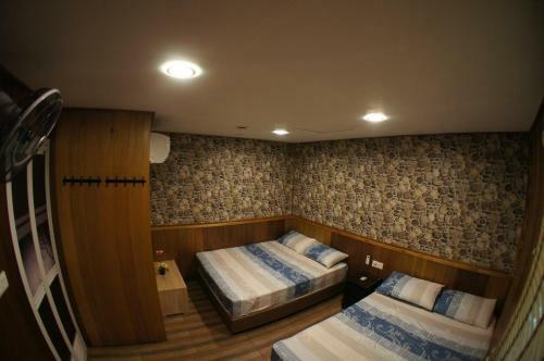 Hotel X Rector Minsu