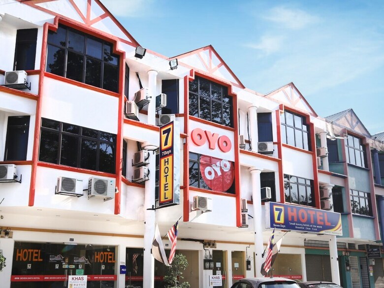 Oyo 635 Seven Days Hotel