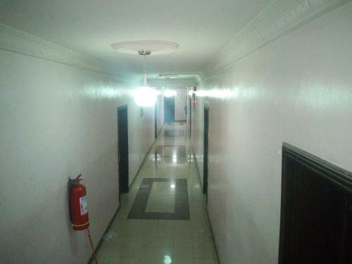 Hotel Bayse One Executive Suites And Bar