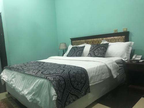 Kaura Hotel And Suites