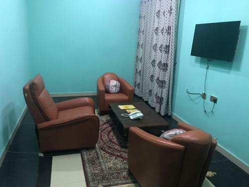 Kaura Hotel And Suites