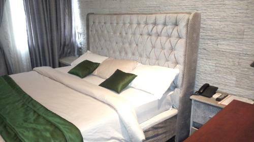 Adanma Hotels & Suites - House 11