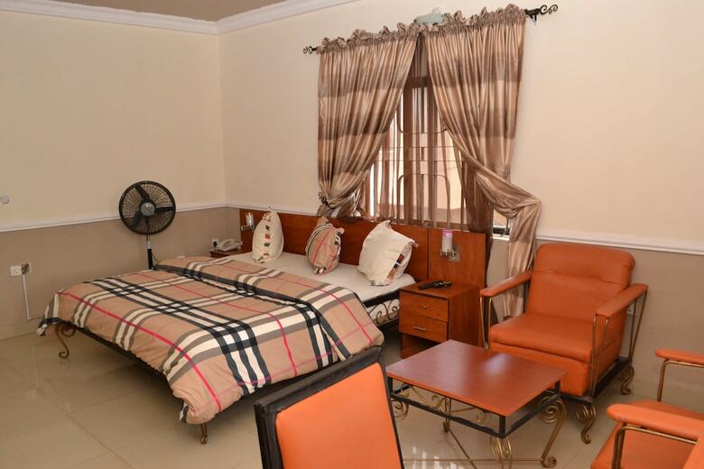 Hotel Aquatic Suites & Lounges
