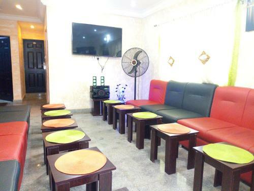 De Maria Inn & Hotels