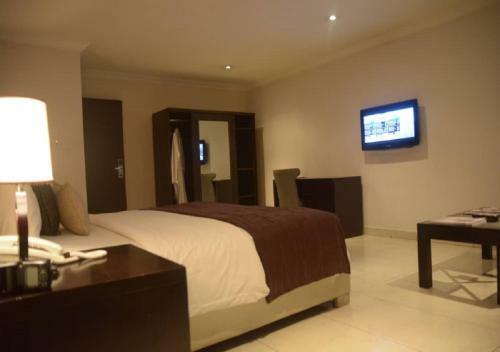 S & S Hotels And Suites