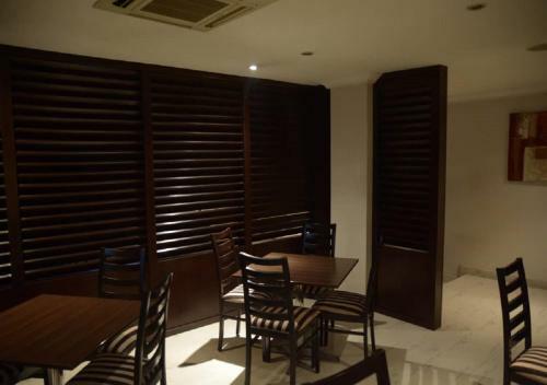 S & S Hotels And Suites