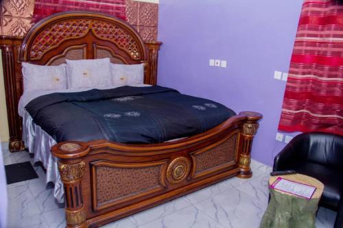 Purple Crown Hotel
