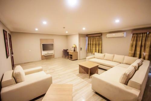 Visa Karena Hotels