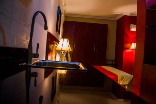 Hotel Crystal Court