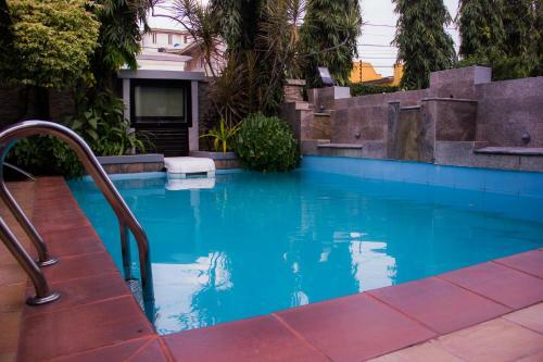 Hotel Crystal Court