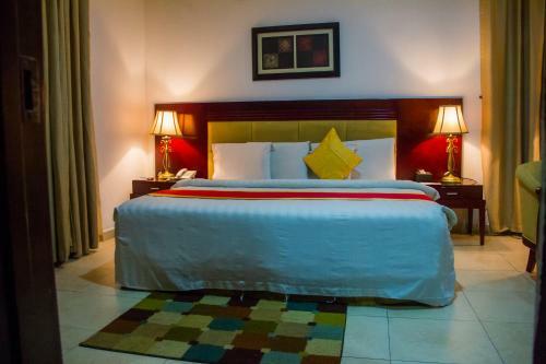 Hotel Crystal Court