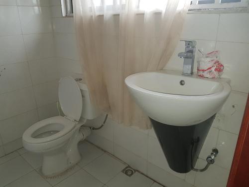 Hostal Esporta Suites Magodo