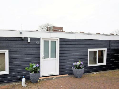 Majestic House Boat In The Hague With Jacuzzi