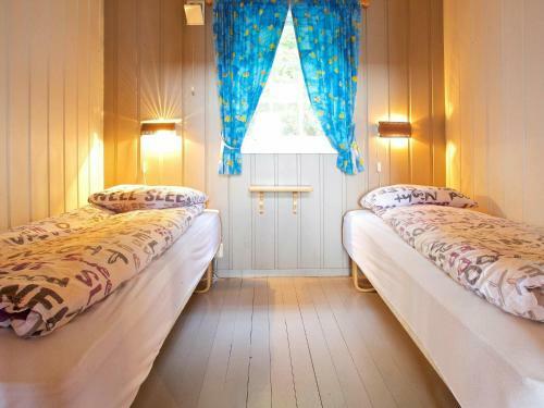 Holiday Home Midsund