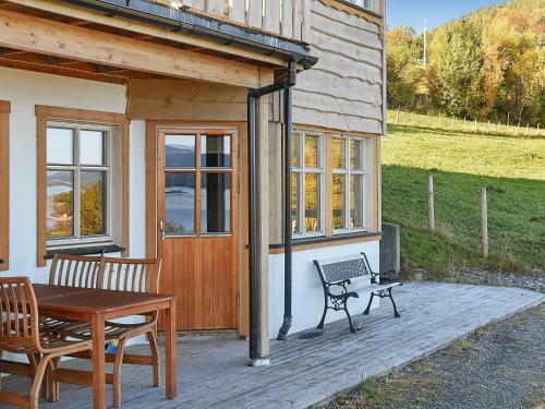 Apartment Midsund