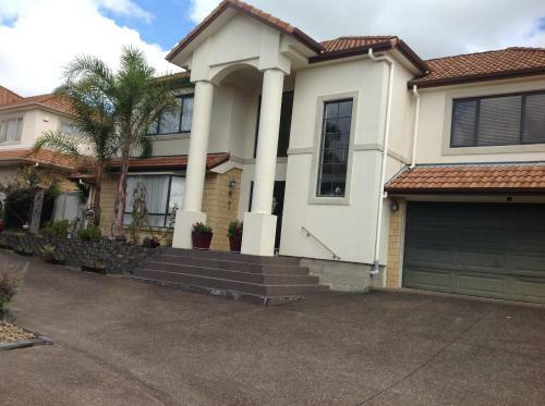 Bed & Breakfast Howick Luxury Large Home