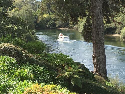 Bed & Breakfast On The River