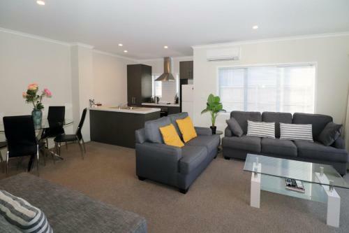 3brm Apartment On Jones Crescent