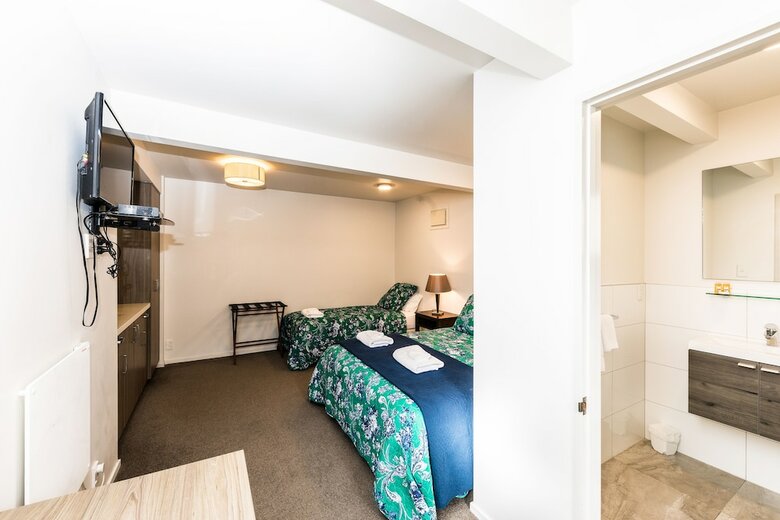 Bold Peak Lodge