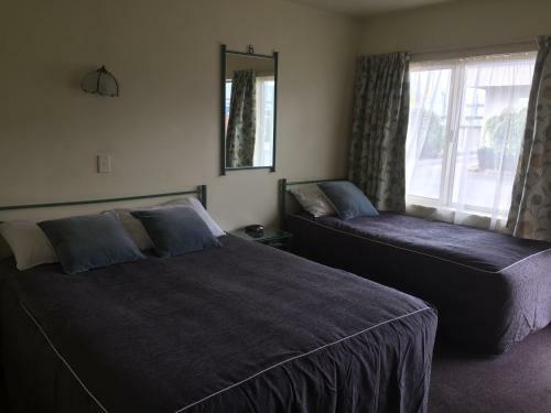 Bentons Motel