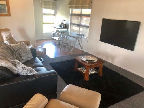 Gladstone Apartment