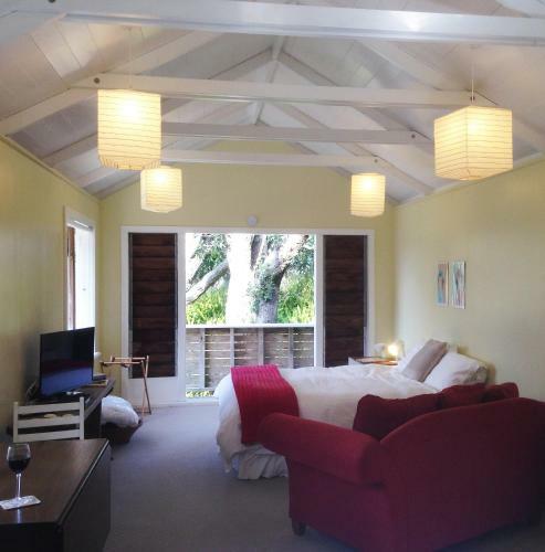 Hostal Ohiwa Seascape Studios
