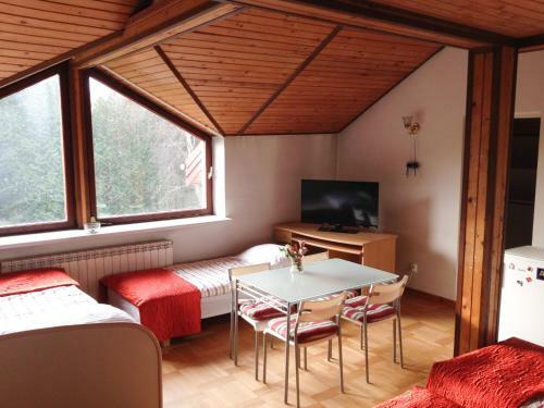 Green Country Hostel