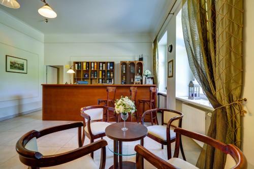 Hostal Bia?y Pa?ac Palczew