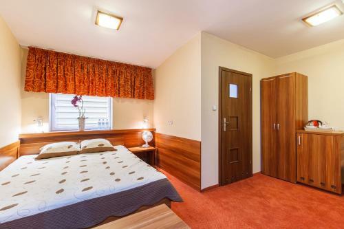 Hotel-24