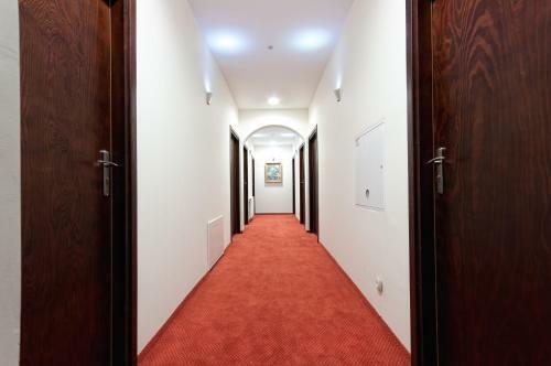 Hotel-24