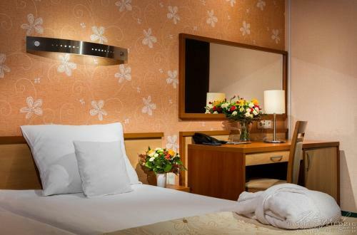 Hotel Victor Pruszk�w Desilva