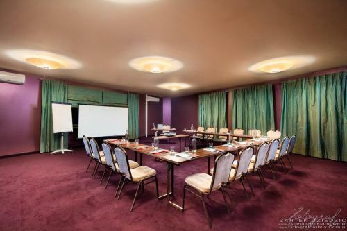 Hotel Victor Pruszk�w Desilva