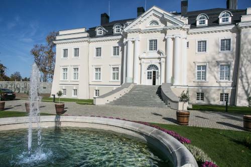 Hotel Pa?ac Komierowo