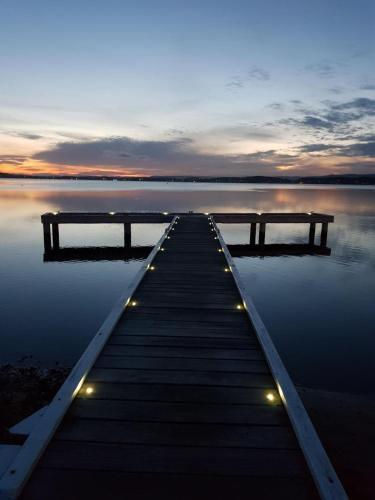 Motel Squid's Ink On The Lake