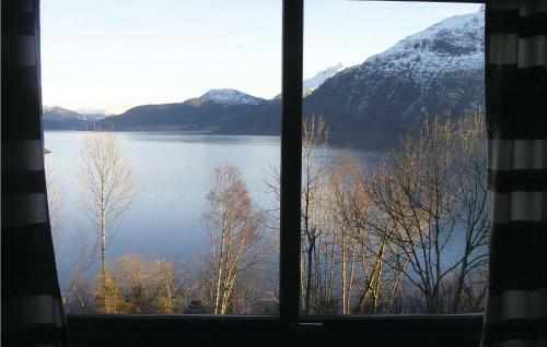 Holiday Home Nordfjordeid Hundvik
