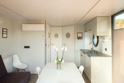 Apartamenty Wartos?aw Domy Na Wodzie Wronki