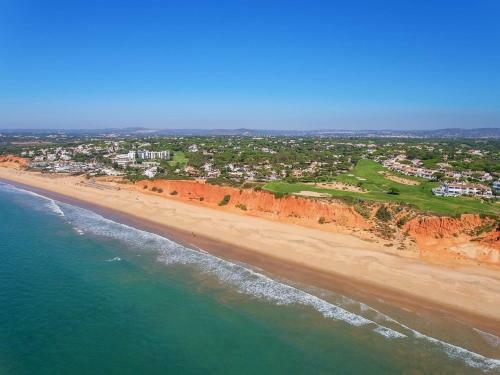 Agostos Villa Sleeps 6 Air Con